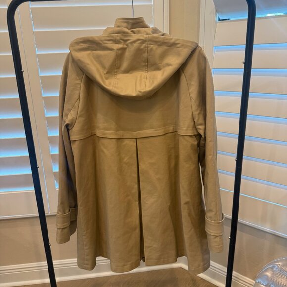 Trina Turk Raincoat, Size L, new without tags - Picture 2 of 5